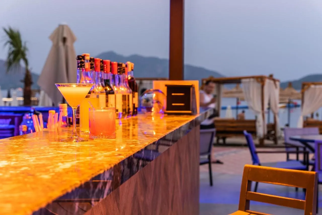 Hotel Caprea マルマリス